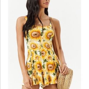 🌻SUNFLOWER ROMPER FOREVER 21🌻